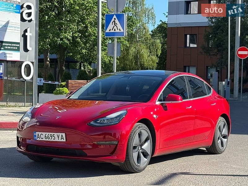 Седан Tesla Model 3 2019 в Луцьку