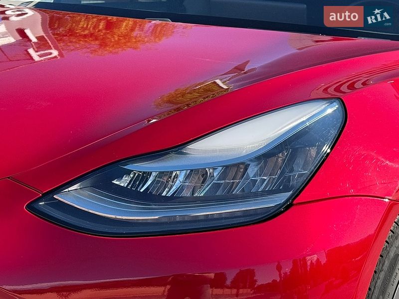 Седан Tesla Model 3 2019 в Луцьку