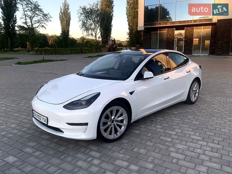 Седан Tesla Model 3 2022 в Хмельницькому