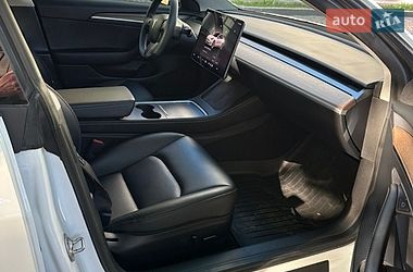Седан Tesla Model 3 2023 в Львові
