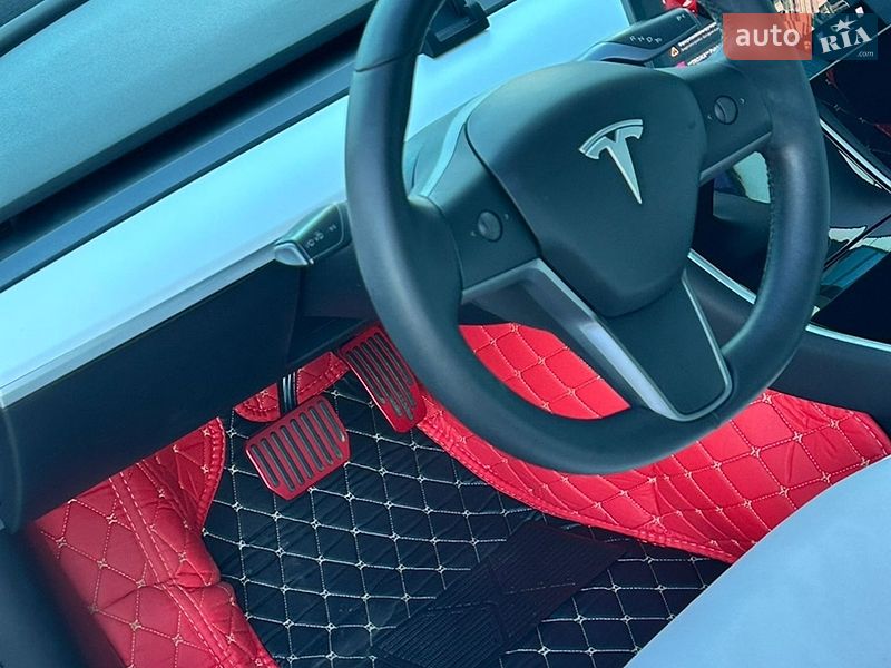 Седан Tesla Model 3 2019 в Львові фото 27 Седан Tesla Model 3 2019 в Львові