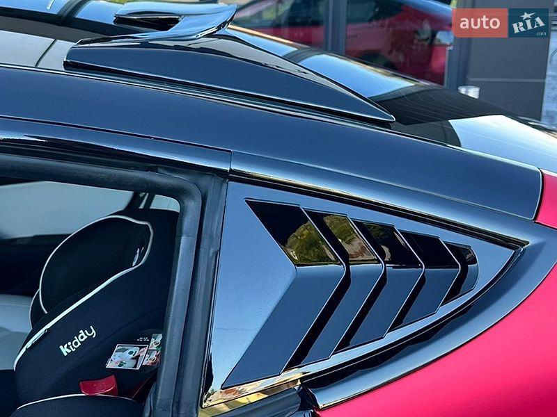 Седан Tesla Model 3 2019 в Львове