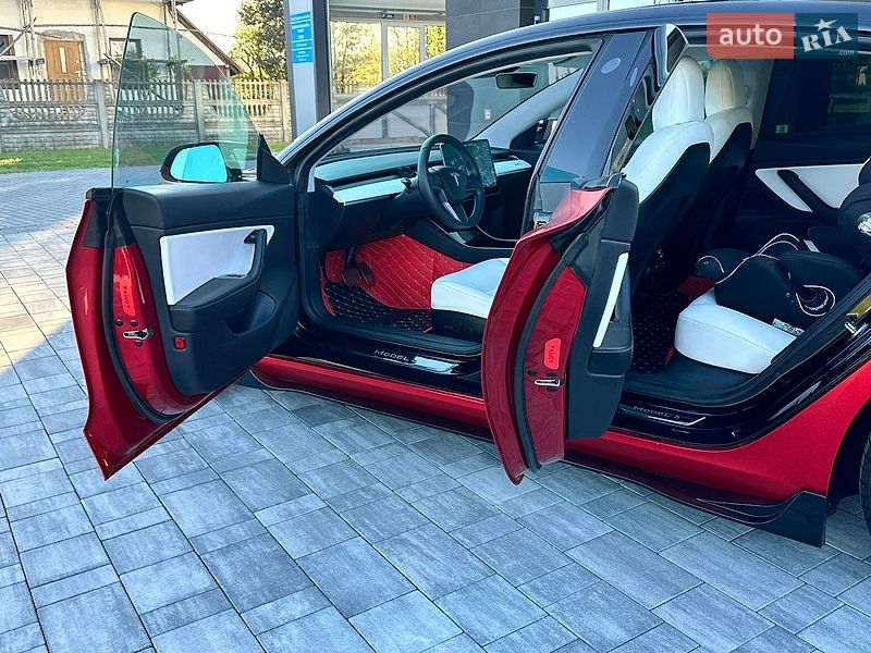Седан Tesla Model 3 2019 в Львові фото 47 Седан Tesla Model 3 2019 в Львові