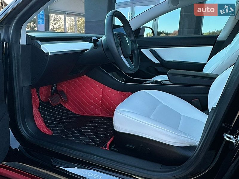 Седан Tesla Model 3 2019 в Львові фото 54 Седан Tesla Model 3 2019 в Львові