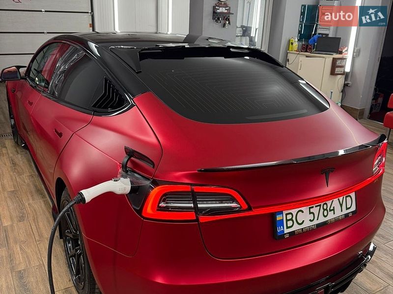 Седан Tesla Model 3 2019 в Львові фото 63 Седан Tesla Model 3 2019 в Львові