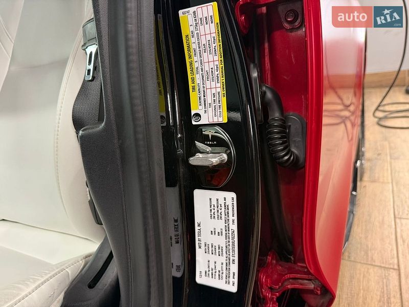 Седан Tesla Model 3 2019 в Львові фото 64 Седан Tesla Model 3 2019 в Львові