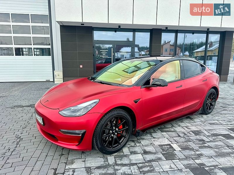 Седан Tesla Model 3 2019 в Львове