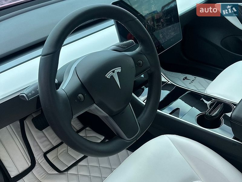 Седан Tesla Model 3 2019 в Львові фото 88 Седан Tesla Model 3 2019 в Львові
