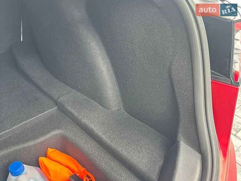 Седан Tesla Model 3 2019 в Львові фото 92 Седан Tesla Model 3 2019 в Львові