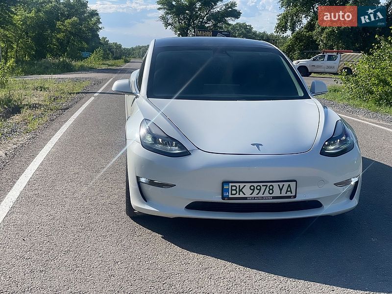 Седан Tesla Model 3 2019 в Кам'янському