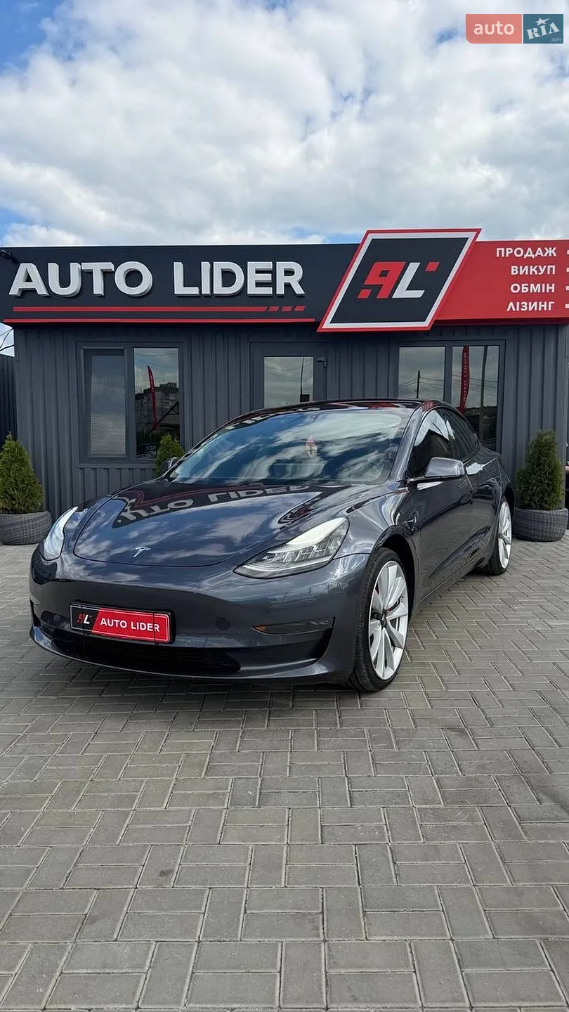 2019 Tesla Model 3 - фото 1