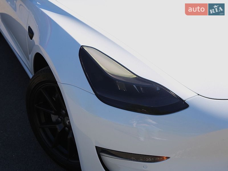 Седан Tesla Model 3 2022 в Києві