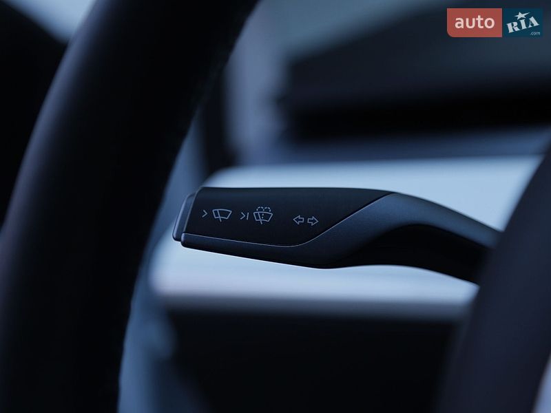 Седан Tesla Model 3 2022 в Києві