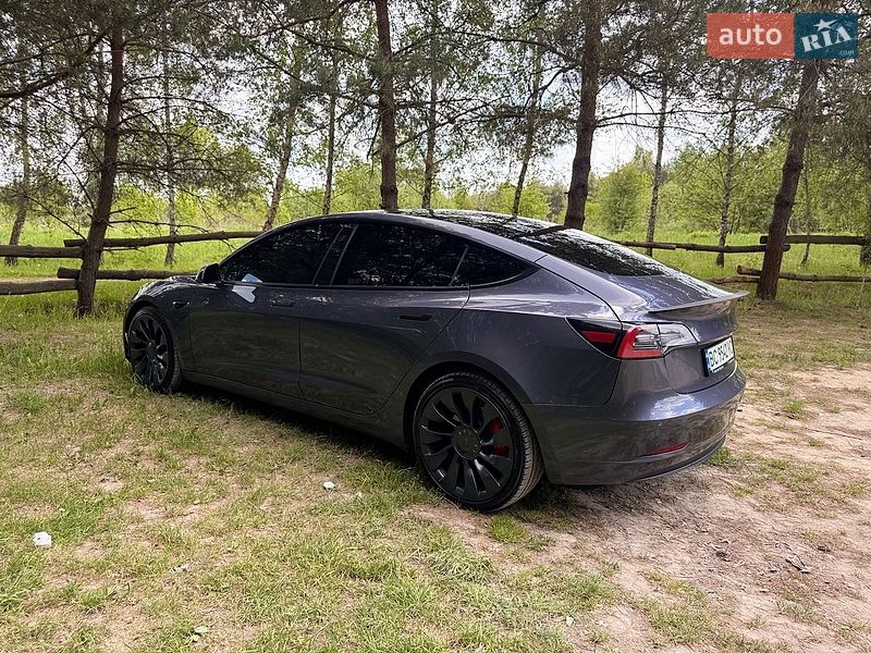 Седан Tesla Model 3 2022 в Львове