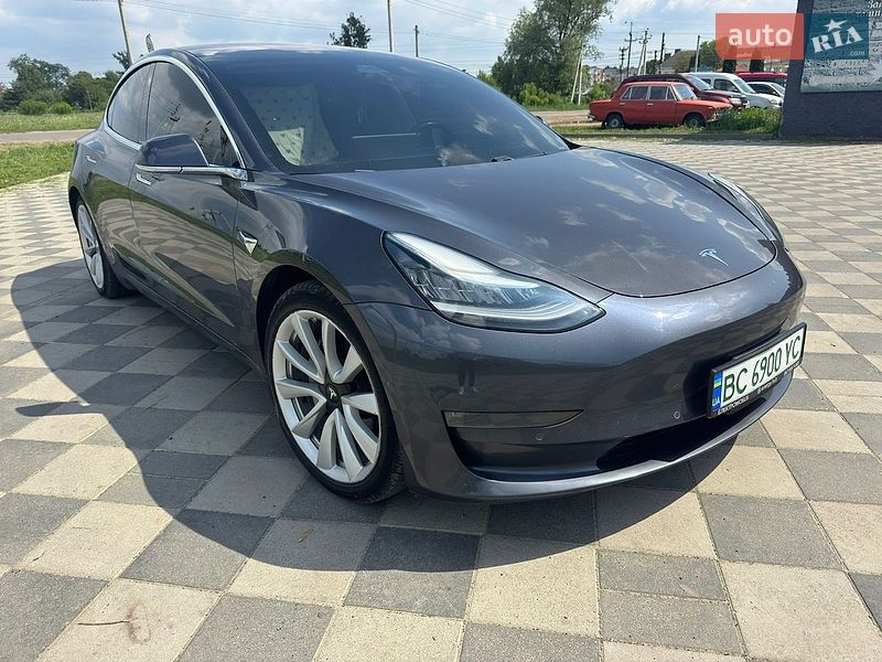 Седан Tesla Model 3 2018 в Самборе