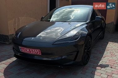 Седан Tesla Model 3 2024 в Львові