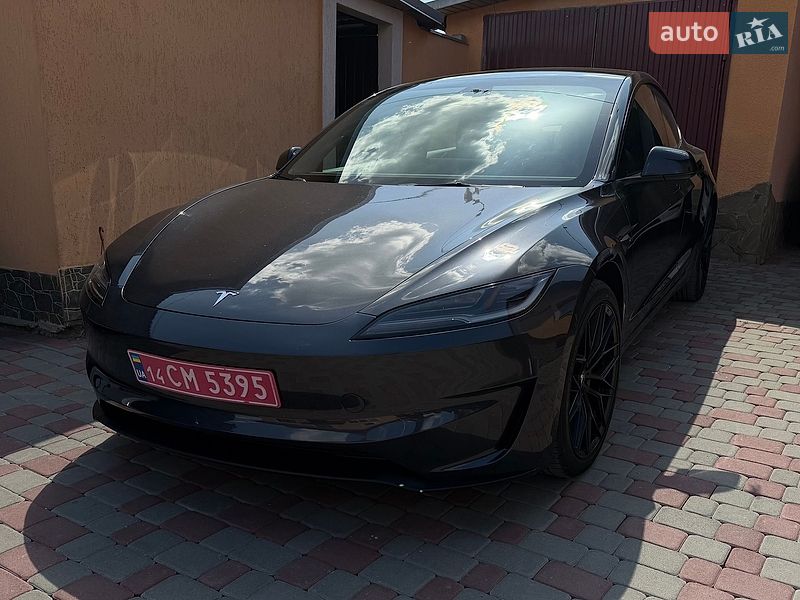 Седан Tesla Model 3 2024 в Львові