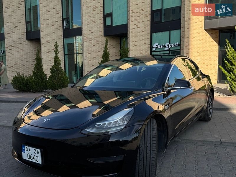 Седан Tesla Model 3 2020 в Хмельницком
