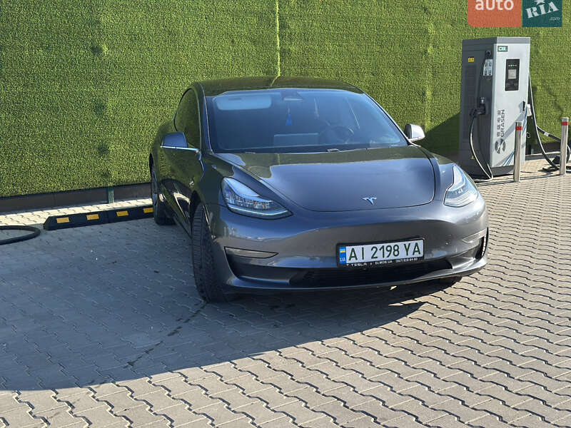 Седан Tesla Model 3 2018 в Святопетрівське