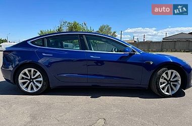 Седан Tesla Model 3 2020 в Киеве