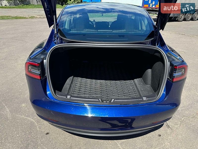 Седан Tesla Model 3 2020 в Киеве
