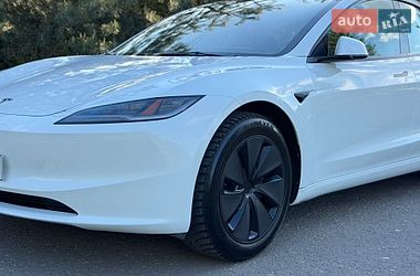 Седан Tesla Model 3 2024 в Львові
