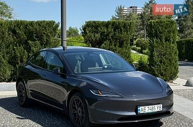 Седан Tesla Model 3 2025 в Днепре
