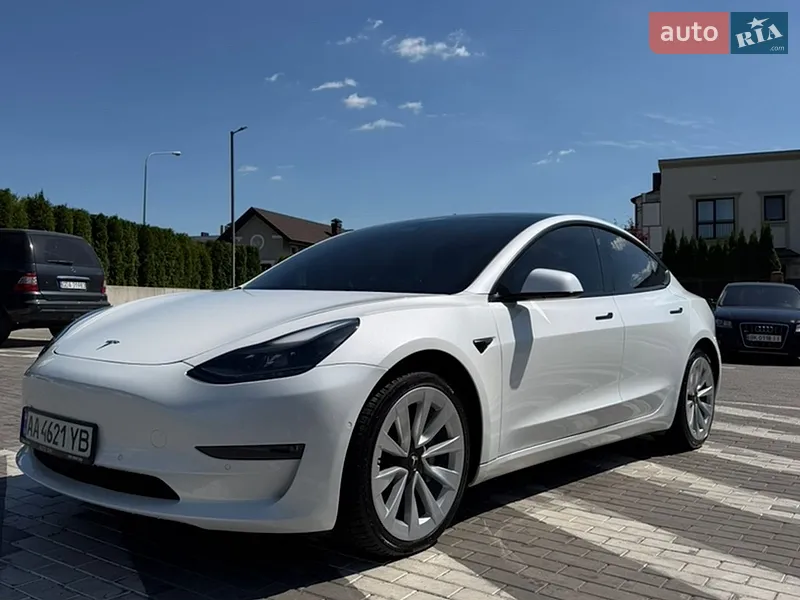 Tesla Model 3 2021