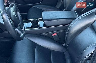Седан Tesla Model 3 2019 в Рівному