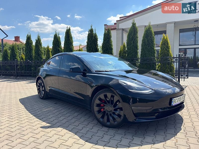 Седан Tesla Model 3 2022 в Стрые