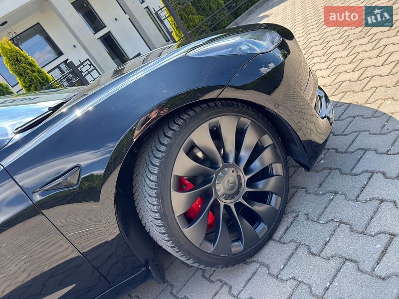 Седан Tesla Model 3 2022 в Стрые