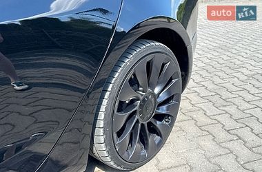 Седан Tesla Model 3 2022 в Стрые