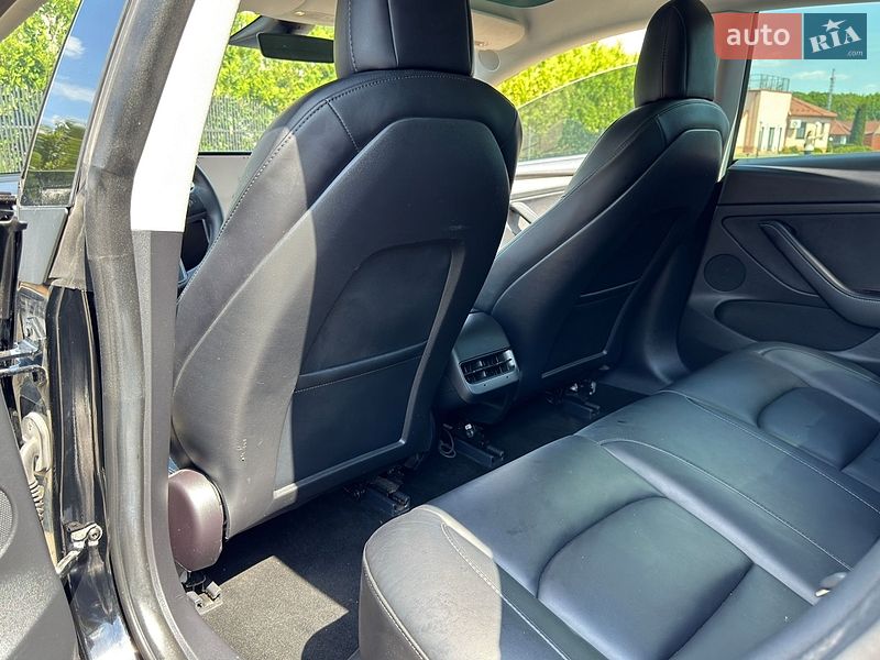 Седан Tesla Model 3 2022 в Стрые