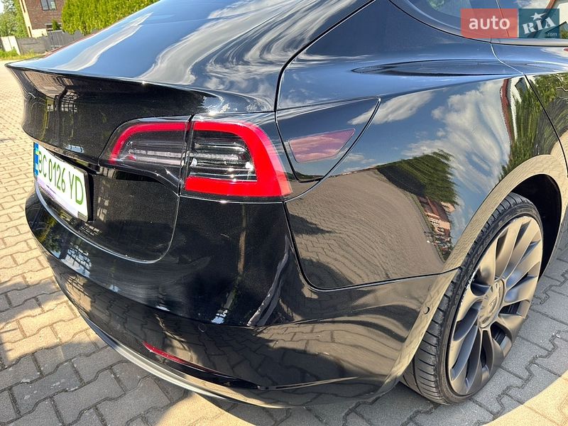 Седан Tesla Model 3 2022 в Стрые