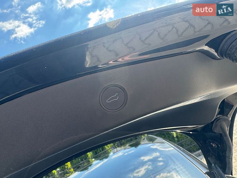 Седан Tesla Model 3 2022 в Стрые