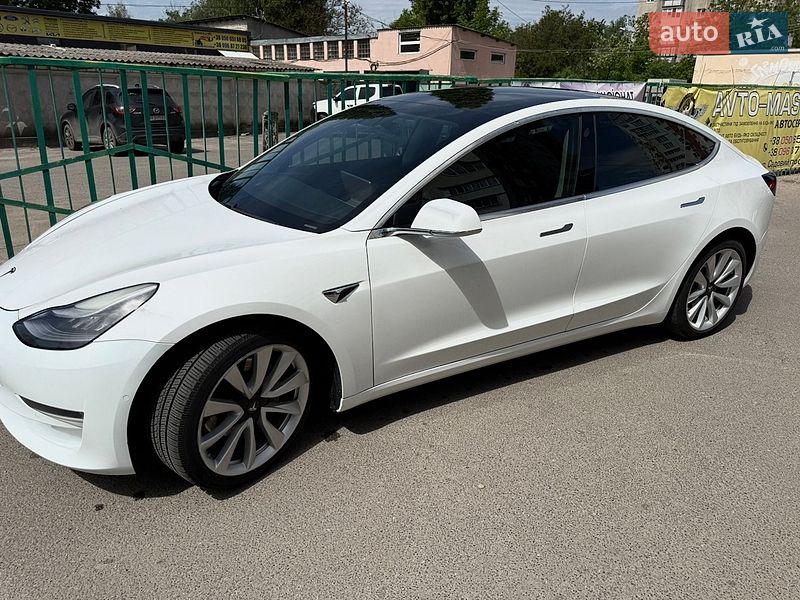 Седан Tesla Model 3 2019 в Харкові