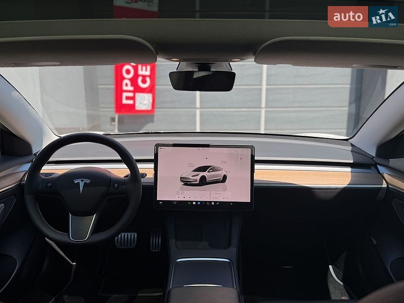 Седан Tesla Model 3 2023 в Киеве