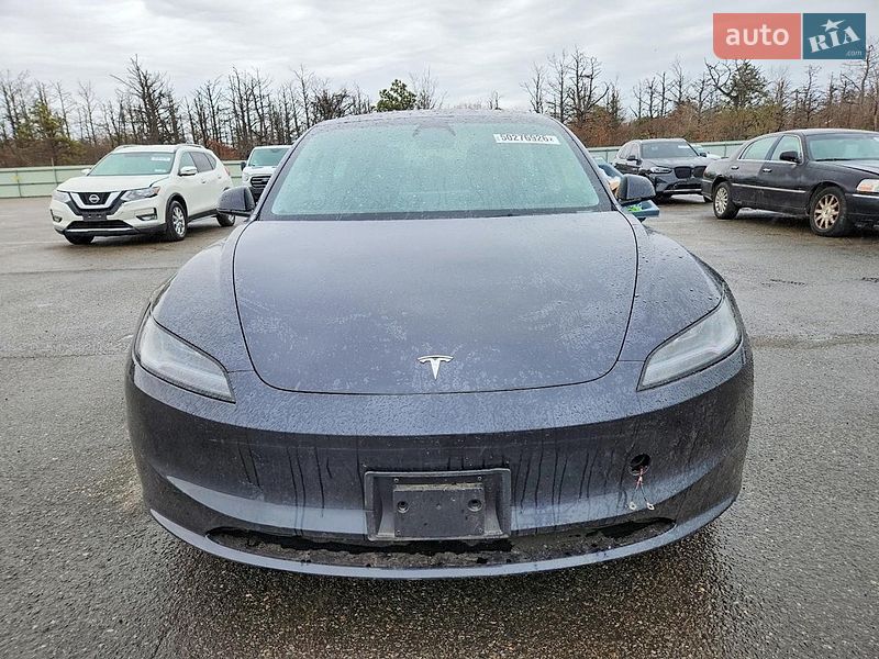 Седан Tesla Model 3 2024 в Киеве
