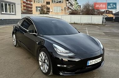 Седан Tesla Model 3 2020 в Львове