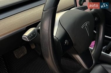 Седан Tesla Model 3 2020 в Львове