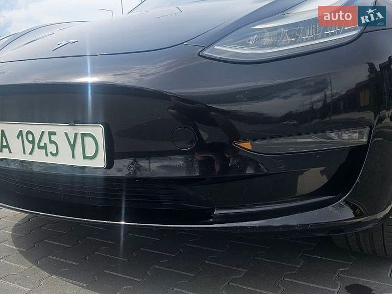 Седан Tesla Model 3 2018 в Ирпене