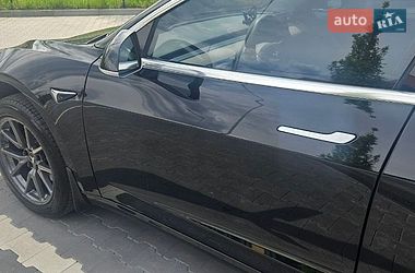 Седан Tesla Model 3 2018 в Ирпене