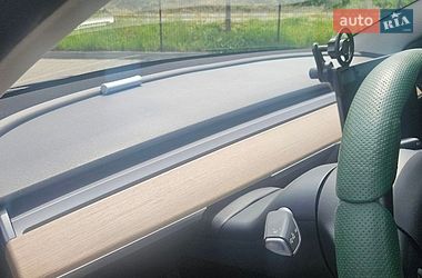 Седан Tesla Model 3 2018 в Ирпене