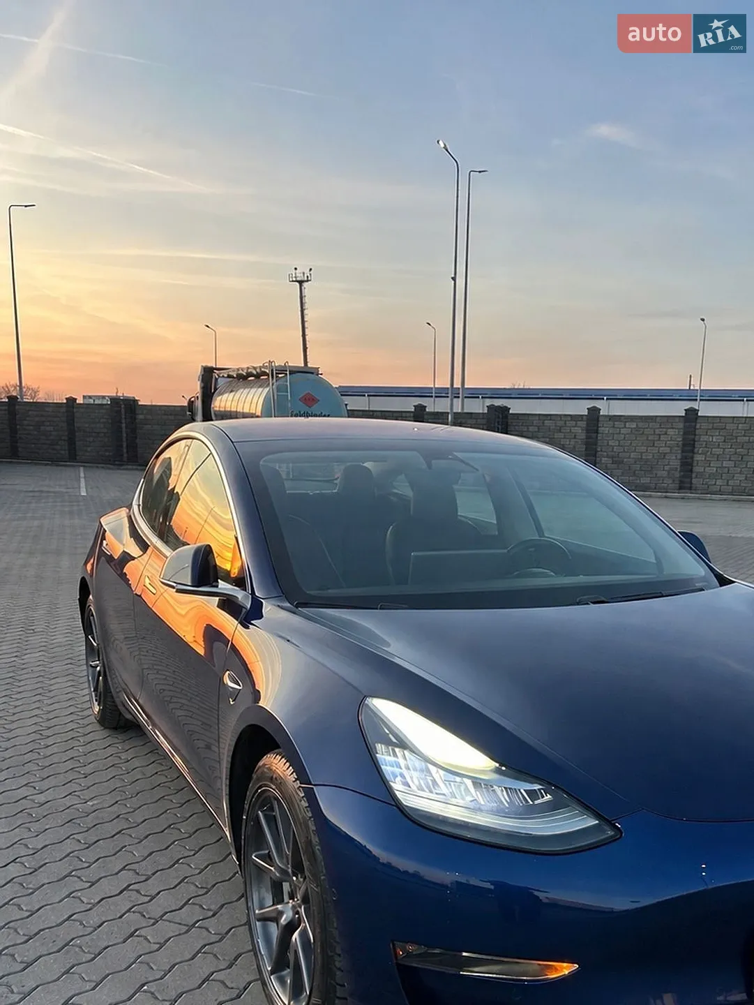 2018 Tesla Model 3 - мініатюра 3