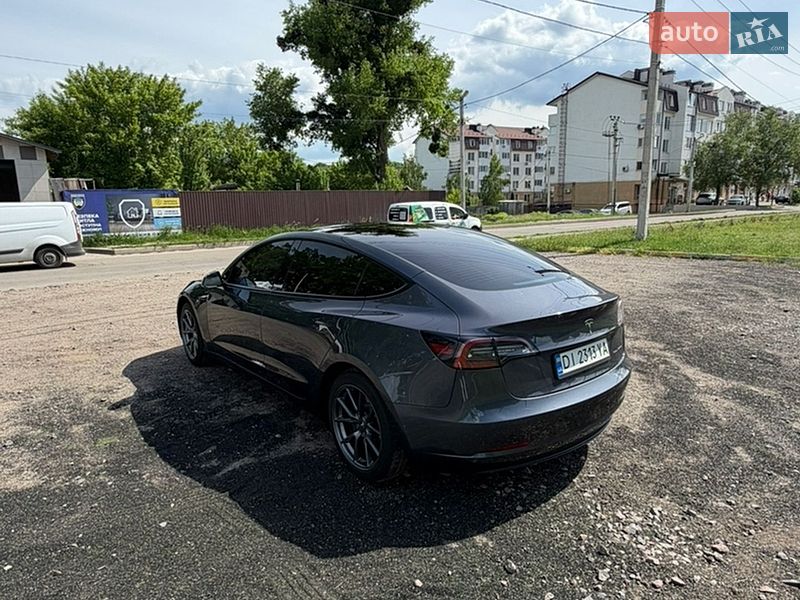 Седан Tesla Model 3 2022 в Киеве