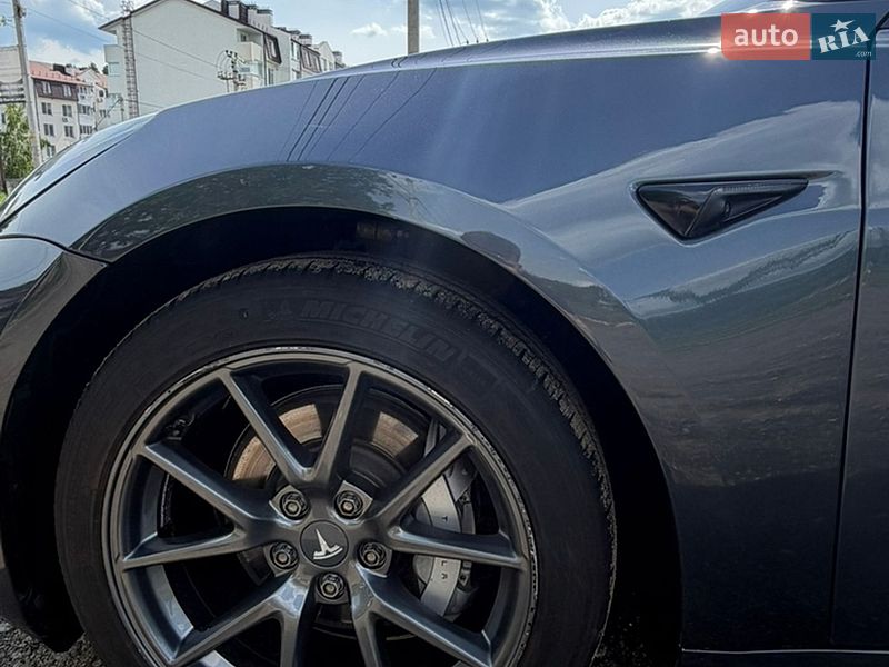 Седан Tesla Model 3 2022 в Киеве