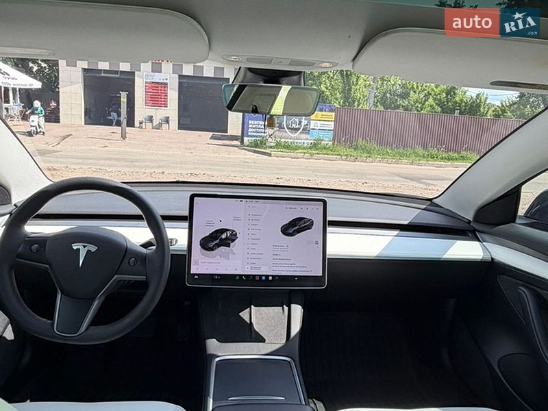 Седан Tesla Model 3 2022 в Киеве