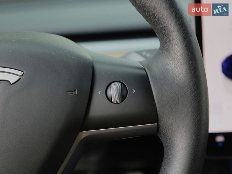 Седан Tesla Model 3 2023 в Києві
