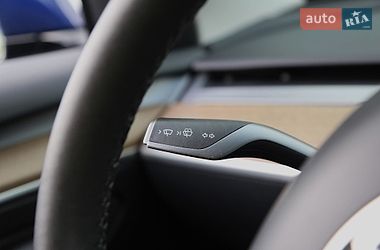 Седан Tesla Model 3 2023 в Києві
