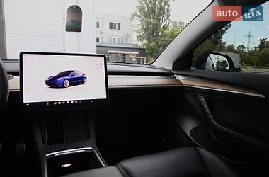Седан Tesla Model 3 2023 в Києві